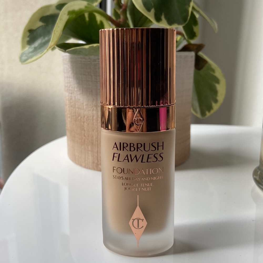 Charlotte Tilbury Airbrush Flawless Foundation in shade 4 Neutral